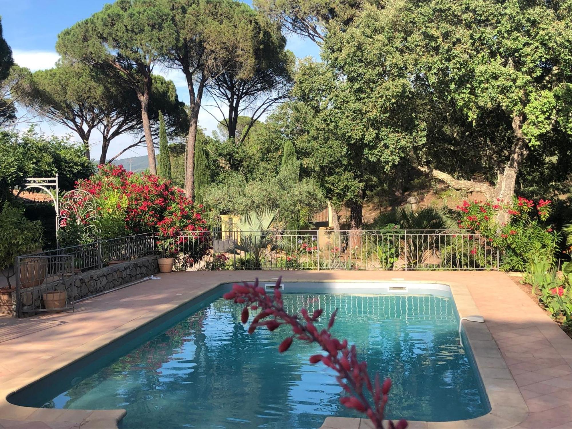 Sous Les Pins Parasols Vidauban Exterior photo