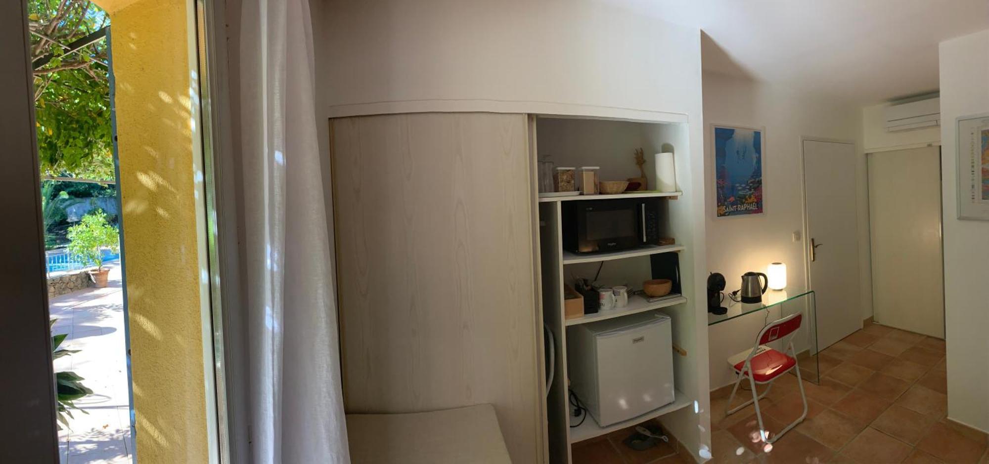 Sous Les Pins Parasols Vidauban Room photo